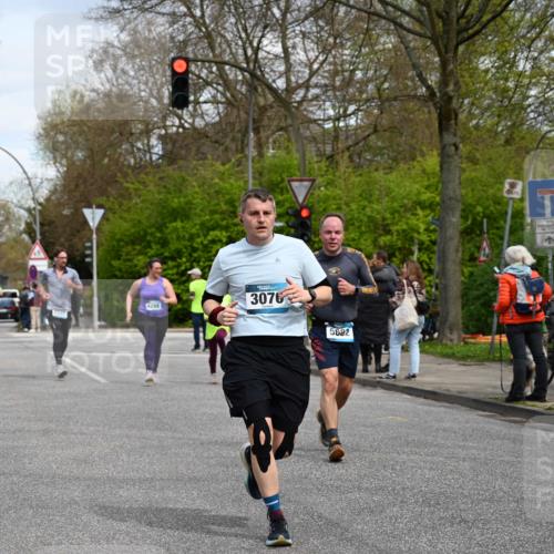 12.04.2026 - 45. Internationalen Wilhelmsburger Insellauf J. Mangold http://msf.ph/oto/9513506 12.04.2026 13:09:13 Ziel 3261, 5324, 3406, 3359, 2981, 5712, 3791, 4453, 4204, 4611, 2440, 2011, 5783, 4973, 4771, 5586, 5596, 4777, 5641, 5631, 4318, 4911, 4857, 3076, 5682, 5611, 5108, 4288, 5190, 3121, 2337, 3056, 2688, 4776, 2689, 5095, 5095, 3571, 5760, 3019, 3440, 5761, 4335, 3807, 4794 meine-sportfotos.de