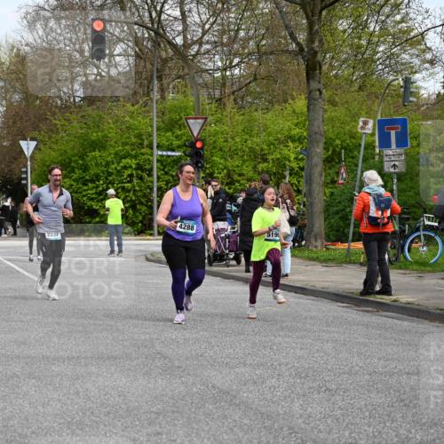 12.04.2026 - 45. Internationalen Wilhelmsburger Insellauf J. Mangold http://msf.ph/oto/9513521 12.04.2026 13:09:16 Ziel 4453, 4204, 4611, 2440, 2011, 5783, 4973, 4771, 5586, 5596, 4777, 5641, 5631, 4318, 4911, 4857, 3076, 5682, 5611, 5611, 5108, 4288, 5190, 3121, 2337, 3056, 2688, 4776, 2689, 5095, 3571, 5760, 3019, 3440, 5760, 3019, 3440, 5761, 4335, 3807, 4794, 2687, 5090, 5256 meine-sportfotos.de