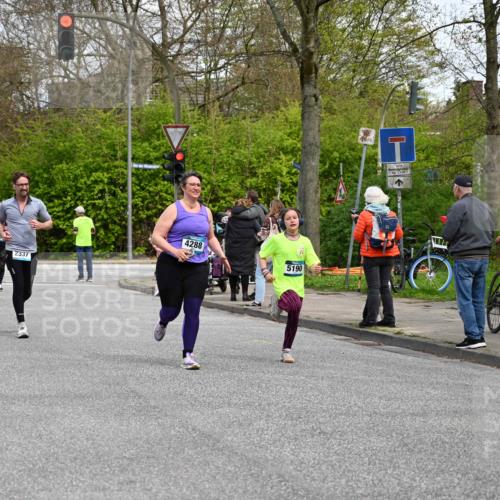 12.04.2026 - 45. Internationalen Wilhelmsburger Insellauf J. Mangold http://msf.ph/oto/9513524 12.04.2026 13:09:16 Ziel 4453, 4204, 4611, 2440, 2011, 5783, 4973, 4771, 5586, 5596, 4777, 5641, 5631, 4318, 4911, 4857, 3076, 5682, 5611, 5611, 5108, 4288, 5190, 3121, 2337, 3056, 2688, 4776, 2689, 5095, 3571, 5760, 3019, 3440, 5760, 3019, 3440, 5761, 4335, 3807, 4794, 2687, 5090, 5256 meine-sportfotos.de