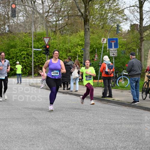 12.04.2026 - 45. Internationalen Wilhelmsburger Insellauf J. Mangold http://msf.ph/oto/9513526 12.04.2026 13:09:16 Ziel 4453, 4204, 4611, 2440, 2011, 5783, 4973, 4771, 5586, 5596, 4777, 5641, 5631, 4318, 4911, 4857, 3076, 5682, 5611, 5611, 5108, 4288, 5190, 3121, 2337, 3056, 2688, 4776, 2689, 5095, 3571, 5760, 3019, 3440, 5760, 3019, 3440, 5761, 4335, 3807, 4794, 2687, 5090, 5256 meine-sportfotos.de