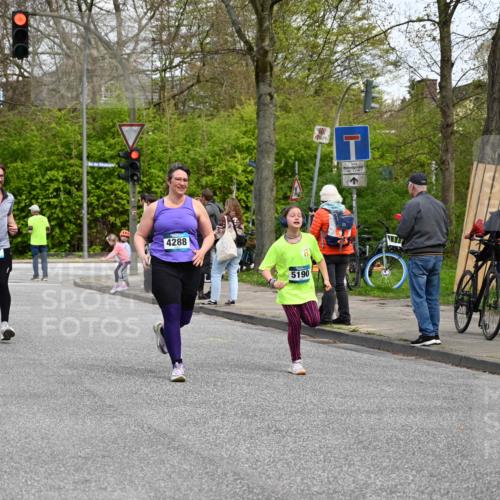 12.04.2026 - 45. Internationalen Wilhelmsburger Insellauf J. Mangold http://msf.ph/oto/9513528 12.04.2026 13:09:16 Ziel 4453, 4204, 4611, 2440, 2011, 5783, 4973, 4771, 5586, 5596, 4777, 5641, 5631, 4318, 4911, 4857, 3076, 5682, 5611, 5611, 5108, 4288, 5190, 3121, 2337, 3056, 2688, 4776, 2689, 5095, 3571, 5760, 3019, 3440, 5760, 3019, 3440, 5761, 4335, 3807, 4794, 2687, 5090, 5256 meine-sportfotos.de