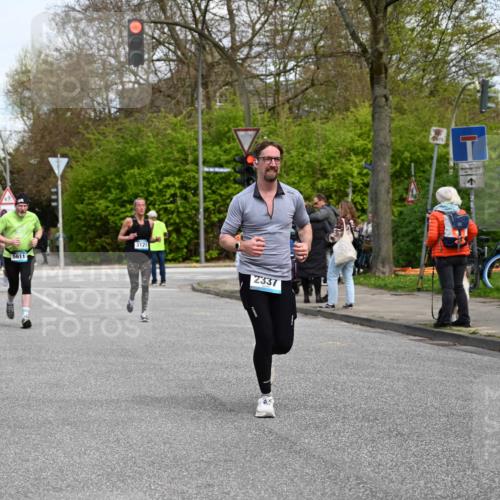12.04.2026 - 45. Internationalen Wilhelmsburger Insellauf J. Mangold http://msf.ph/oto/9513545 12.04.2026 13:09:18 Ziel 4611, 2440, 2011, 5783, 4973, 4771, 5586, 5596, 4777, 5641, 5631, 4318, 4911, 4857, 3076, 5682, 5611, 5108, 4288, 5190, 3121, 2337, 3056, 2688, 4776, 2689, 5095, 3571, 5760, 3019, 3440, 5761, 4335, 4335, 3807, 4794, 2687, 5090, 5256, 4419, 5454, 5624, 5005 meine-sportfotos.de