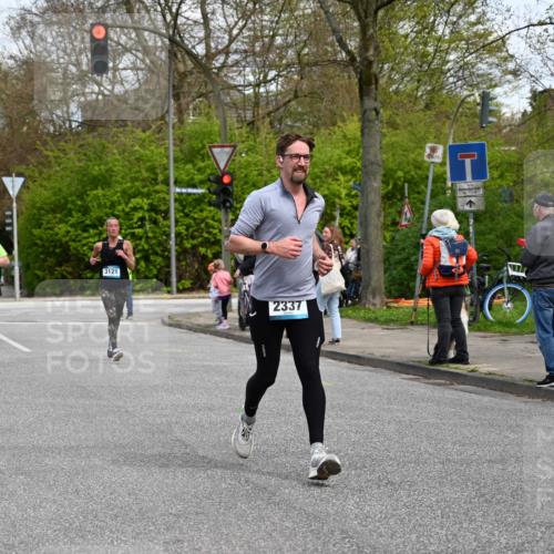 12.04.2026 - 45. Internationalen Wilhelmsburger Insellauf J. Mangold http://msf.ph/oto/9513548 12.04.2026 13:09:18 Ziel 4611, 2440, 2011, 5783, 4973, 4771, 5586, 5596, 4777, 5641, 5631, 4318, 4911, 4857, 3076, 5682, 5611, 5108, 4288, 5190, 3121, 2337, 3056, 2688, 4776, 2689, 5095, 3571, 5760, 3019, 3440, 5761, 4335, 4335, 3807, 4794, 2687, 5090, 5256, 4419, 5454, 5624, 5005 meine-sportfotos.de