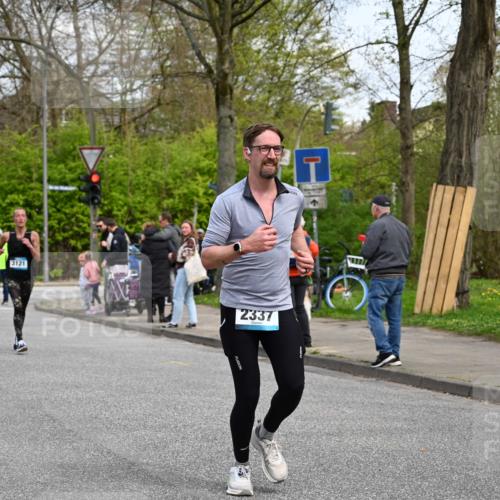 12.04.2026 - 45. Internationalen Wilhelmsburger Insellauf J. Mangold http://msf.ph/oto/9513553 12.04.2026 13:09:19 Ziel 4611, 2440, 2011, 5783, 4973, 4771, 5586, 5596, 4777, 5641, 5631, 4318, 4911, 4857, 3076, 5682, 5611, 5108, 4288, 5190, 3121, 4288, 5190, 3121, 2337, 3056, 2688, 4776, 2689, 5095, 3571, 5760, 3019, 3440, 5761, 4335, 3807, 4794, 2687, 5090, 5256, 4419, 5454, 5624, 5005 meine-sportfotos.de
