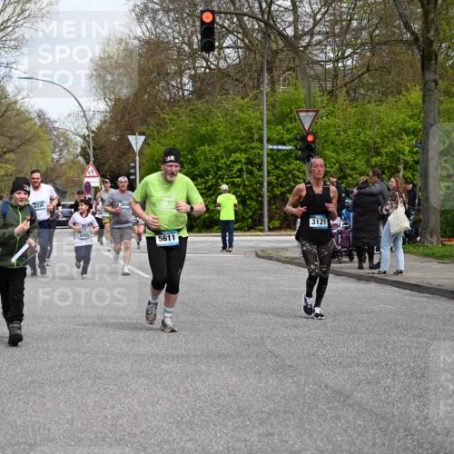 12.04.2026 - 45. Internationalen Wilhelmsburger Insellauf J. Mangold http://msf.ph/oto/9513556 12.04.2026 13:09:20 Ziel 2011, 5783, 4973, 4771, 5586, 5596, 4777, 5641, 5631, 4318, 4911, 4857, 3076, 5682, 5611, 5108, 4288, 5190, 3121, 2337, 3056, 2688, 4776, 2689, 5095, 3571, 5760, 3019, 3440, 5761, 4335, 3807, 4794, 2687, 5090, 5256, 4419, 5454, 5624, 5005, 3557 meine-sportfotos.de