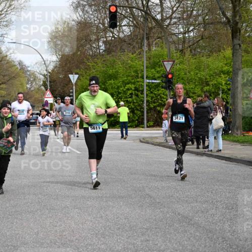 12.04.2026 - 45. Internationalen Wilhelmsburger Insellauf J. Mangold http://msf.ph/oto/9513558 12.04.2026 13:09:20 Ziel 2011, 5783, 4973, 4771, 5586, 5596, 4777, 5641, 5631, 4318, 4911, 4857, 3076, 5682, 5611, 5108, 4288, 5190, 3121, 2337, 3056, 2688, 4776, 2689, 5095, 3571, 5760, 3019, 3440, 5761, 4335, 3807, 4794, 2687, 5090, 5256, 4419, 5454, 5624, 5005, 3557 meine-sportfotos.de