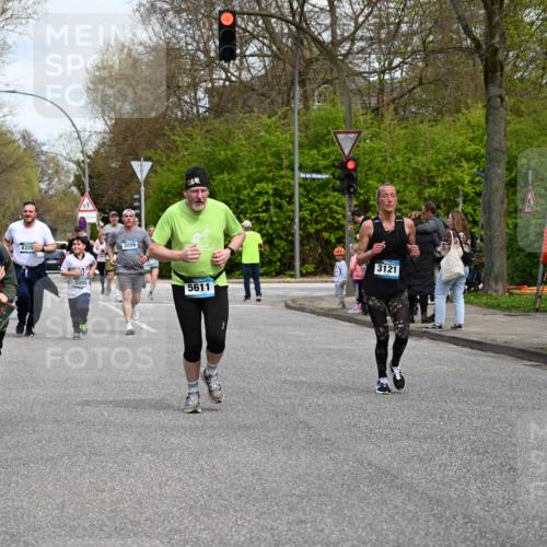 12.04.2026 - 45. Internationalen Wilhelmsburger Insellauf J. Mangold http://msf.ph/oto/9513560 12.04.2026 13:09:21 Ziel 2011, 5783, 4973, 4771, 5586, 5596, 4777, 5641, 5631, 4318, 4911, 4857, 3076, 5682, 5611, 5108, 4288, 5190, 3121, 2337, 2337, 3056, 2688, 4776, 2689, 5095, 3571, 5760, 3019, 3440, 5761, 4335, 3807, 4794, 2687, 5090, 5256, 4419, 5454, 5624, 5005, 3557, 3729 meine-sportfotos.de