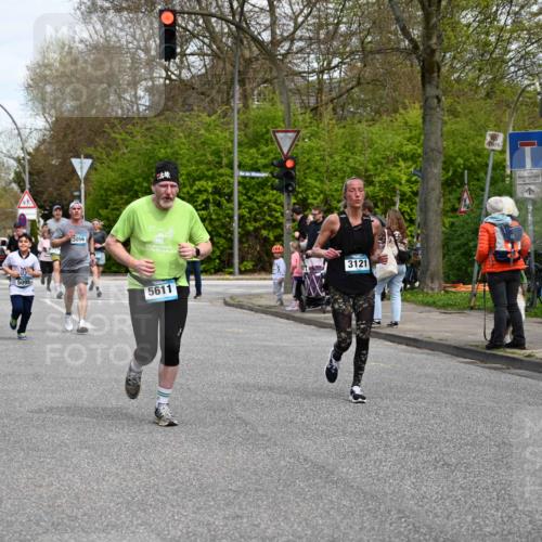 12.04.2026 - 45. Internationalen Wilhelmsburger Insellauf J. Mangold http://msf.ph/oto/9513563 12.04.2026 13:09:21 Ziel 2011, 5783, 4973, 4771, 5586, 5596, 4777, 5641, 5631, 4318, 4911, 4857, 3076, 5682, 5611, 5108, 4288, 5190, 3121, 2337, 2337, 3056, 2688, 4776, 2689, 5095, 3571, 5760, 3019, 3440, 5761, 4335, 3807, 4794, 2687, 5090, 5256, 4419, 5454, 5624, 5005, 3557, 3729 meine-sportfotos.de
