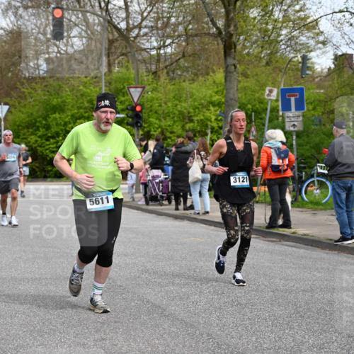 12.04.2026 - 45. Internationalen Wilhelmsburger Insellauf J. Mangold http://msf.ph/oto/9513571 12.04.2026 13:09:21 Ziel 2011, 5783, 4973, 4771, 5586, 5596, 4777, 5641, 5631, 4318, 4911, 4857, 3076, 5682, 5611, 5108, 4288, 5190, 3121, 2337, 2337, 3056, 2688, 4776, 2689, 5095, 3571, 5760, 3019, 3440, 5761, 4335, 3807, 4794, 2687, 5090, 5256, 4419, 5454, 5624, 5005, 3557, 3729 meine-sportfotos.de
