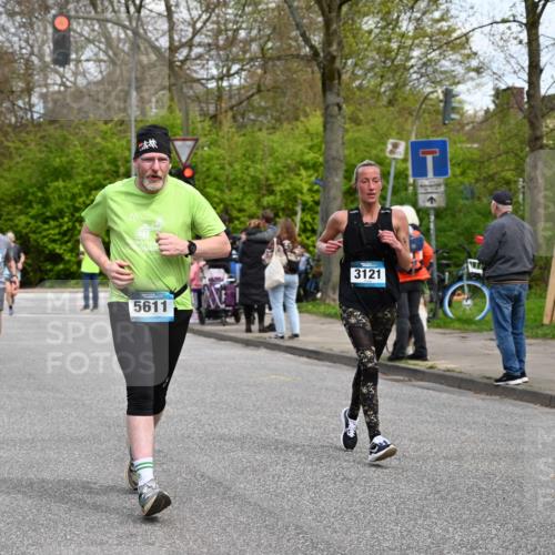 12.04.2026 - 45. Internationalen Wilhelmsburger Insellauf J. Mangold http://msf.ph/oto/9513573 12.04.2026 13:09:22 Ziel 5783, 4973, 4771, 5586, 5596, 4777, 5641, 5631, 4318, 4911, 4857, 3076, 5682, 5611, 5108, 4288, 5190, 3121, 2337, 3056, 2688, 4776, 2689, 5095, 3571, 5760, 3019, 3440, 5761, 4335, 3807, 4794, 2687, 5090, 5256, 4419, 5454, 5624, 5005, 3557, 3729 meine-sportfotos.de