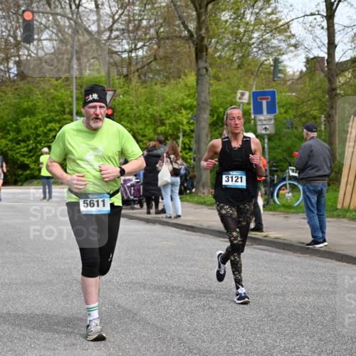 12.04.2026 - 45. Internationalen Wilhelmsburger Insellauf J. Mangold http://msf.ph/oto/9513574 12.04.2026 13:09:22 Ziel 5783, 4973, 4771, 5586, 5596, 4777, 5641, 5631, 4318, 4911, 4857, 3076, 5682, 5611, 5108, 4288, 5190, 3121, 2337, 3056, 2688, 4776, 2689, 5095, 3571, 5760, 3019, 3440, 5761, 4335, 3807, 4794, 2687, 5090, 5256, 4419, 5454, 5624, 5005, 3557, 3729 meine-sportfotos.de