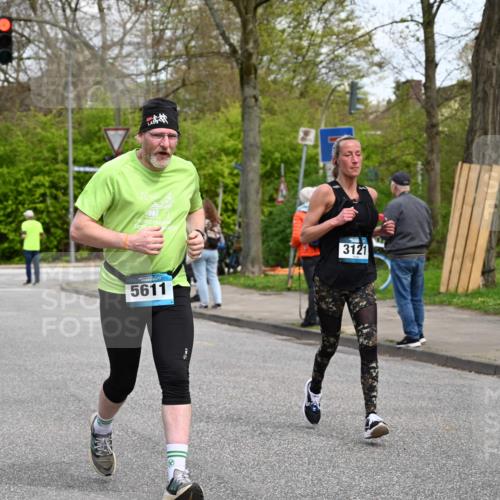 12.04.2026 - 45. Internationalen Wilhelmsburger Insellauf J. Mangold http://msf.ph/oto/9513577 12.04.2026 13:09:22 Ziel 5783, 4973, 4771, 5586, 5596, 4777, 5641, 5631, 4318, 4911, 4857, 3076, 5682, 5611, 5108, 4288, 5190, 3121, 2337, 3056, 2688, 4776, 2689, 5095, 3571, 5760, 3019, 3440, 5761, 4335, 3807, 4794, 2687, 5090, 5256, 4419, 5454, 5624, 5005, 3557, 3729 meine-sportfotos.de