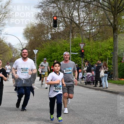 12.04.2026 - 45. Internationalen Wilhelmsburger Insellauf J. Mangold http://msf.ph/oto/9513579 12.04.2026 13:09:24 Ziel 5783, 4973, 4771, 5586, 5596, 4777, 5641, 5631, 4318, 4911, 4857, 3076, 5682, 5611, 5108, 4288, 5190, 3121, 2337, 3056, 2688, 4776, 2689, 2688, 4776, 2689, 5095, 3571, 5760, 3019, 3440, 5761, 4335, 3807, 4794, 2687, 5090, 5256, 4419, 5454, 5624, 5005, 3557, 3729, 3890 meine-sportfotos.de