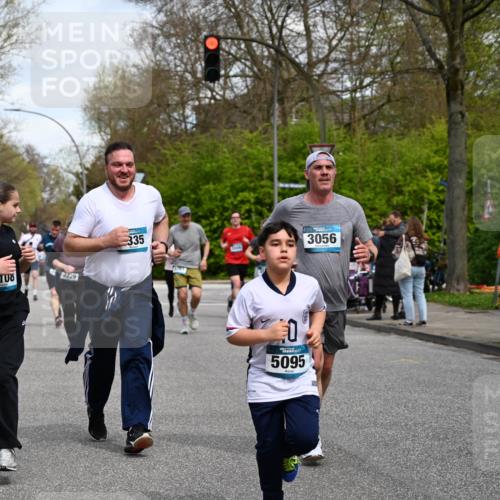 12.04.2026 - 45. Internationalen Wilhelmsburger Insellauf J. Mangold http://msf.ph/oto/9513585 12.04.2026 13:09:25 Ziel 5783, 4973, 4771, 5586, 5596, 4777, 5641, 5631, 4318, 4911, 4857, 3076, 5682, 5611, 5108, 4288, 5190, 3121, 2337, 3056, 2688, 4776, 2689, 5095, 5095, 3571, 5760, 3019, 3440, 5761, 4335, 3807, 4794, 3807, 4794, 2687, 5090, 5256, 4419, 5454, 5624, 5005, 3557, 3729, 3890, 5282 meine-sportfotos.de