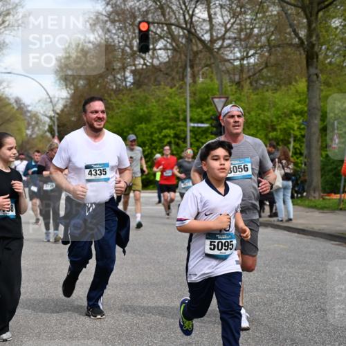 12.04.2026 - 45. Internationalen Wilhelmsburger Insellauf J. Mangold http://msf.ph/oto/9513587 12.04.2026 13:09:25 Ziel 5783, 4973, 4771, 5586, 5596, 4777, 5641, 5631, 4318, 4911, 4857, 3076, 5682, 5611, 5108, 4288, 5190, 3121, 2337, 3056, 2688, 4776, 2689, 5095, 5095, 3571, 5760, 3019, 3440, 5761, 4335, 3807, 4794, 3807, 4794, 2687, 5090, 5256, 4419, 5454, 5624, 5005, 3557, 3729, 3890, 5282 meine-sportfotos.de