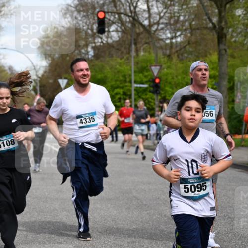 12.04.2026 - 45. Internationalen Wilhelmsburger Insellauf J. Mangold http://msf.ph/oto/9513591 12.04.2026 13:09:25 Ziel 5783, 4973, 4771, 5586, 5596, 4777, 5641, 5631, 4318, 4911, 4857, 3076, 5682, 5611, 5108, 4288, 5190, 3121, 2337, 3056, 2688, 4776, 2689, 5095, 5095, 3571, 5760, 3019, 3440, 5761, 4335, 3807, 4794, 3807, 4794, 2687, 5090, 5256, 4419, 5454, 5624, 5005, 3557, 3729, 3890, 5282 meine-sportfotos.de