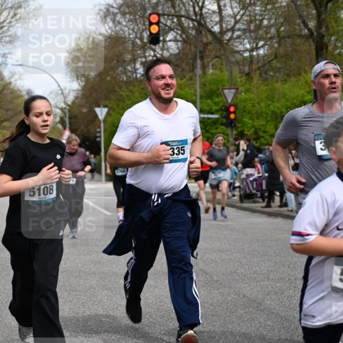 12.04.2026 - 45. Internationalen Wilhelmsburger Insellauf J. Mangold http://msf.ph/oto/9513594 12.04.2026 13:09:25 Ziel 5783, 4973, 4771, 5586, 5596, 4777, 5641, 5631, 4318, 4911, 4857, 3076, 5682, 5611, 5108, 4288, 5190, 3121, 2337, 3056, 2688, 4776, 2689, 5095, 5095, 3571, 5760, 3019, 3440, 5761, 4335, 3807, 4794, 3807, 4794, 2687, 5090, 5256, 4419, 5454, 5624, 5005, 3557, 3729, 3890, 5282 meine-sportfotos.de