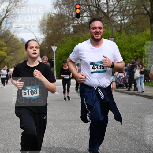 12.04.2026 - 45. Internationalen Wilhelmsburger Insellauf J. Mangold http://msf.ph/oto/9513597 12.04.2026 13:09:26 Ziel 4973, 4771, 5586, 5596, 4777, 5641, 5631, 4318, 4911, 4857, 3076, 5682, 5611, 5108, 4288, 5190, 3121, 2337, 3056, 2688, 4776, 2689, 5095, 3571, 3571, 5760, 3019, 3440, 5761, 4335, 3807, 4794, 2687, 5090, 5256, 4419, 5454, 5624, 5005, 3557, 3729, 3890, 5282 meine-sportfotos.de