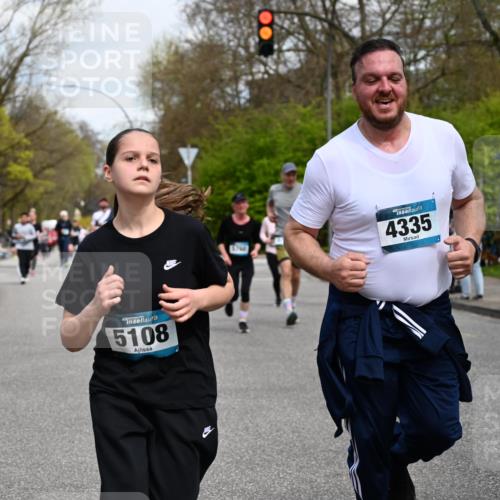 12.04.2026 - 45. Internationalen Wilhelmsburger Insellauf J. Mangold http://msf.ph/oto/9513600 12.04.2026 13:09:26 Ziel 4973, 4771, 5586, 5596, 4777, 5641, 5631, 4318, 4911, 4857, 3076, 5682, 5611, 5108, 4288, 5190, 3121, 2337, 3056, 2688, 4776, 2689, 5095, 3571, 3571, 5760, 3019, 3440, 5761, 4335, 3807, 4794, 2687, 5090, 5256, 4419, 5454, 5624, 5005, 3557, 3729, 3890, 5282 meine-sportfotos.de