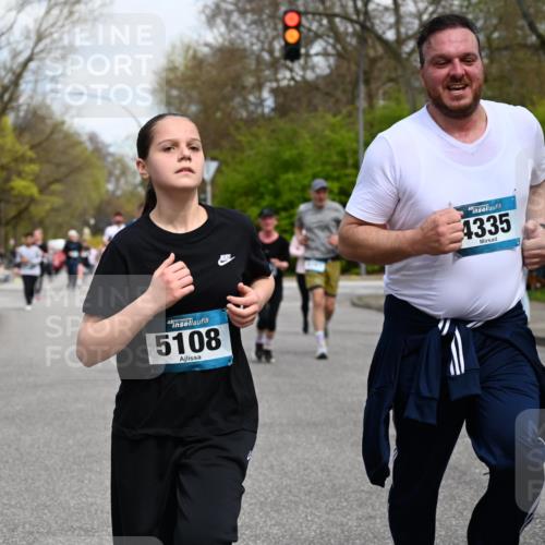 12.04.2026 - 45. Internationalen Wilhelmsburger Insellauf J. Mangold http://msf.ph/oto/9513601 12.04.2026 13:09:26 Ziel 4973, 4771, 5586, 5596, 4777, 5641, 5631, 4318, 4911, 4857, 3076, 5682, 5611, 5108, 4288, 5190, 3121, 2337, 3056, 2688, 4776, 2689, 5095, 3571, 3571, 5760, 3019, 3440, 5761, 4335, 3807, 4794, 2687, 5090, 5256, 4419, 5454, 5624, 5005, 3557, 3729, 3890, 5282 meine-sportfotos.de