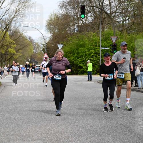12.04.2026 - 45. Internationalen Wilhelmsburger Insellauf J. Mangold http://msf.ph/oto/9513612 12.04.2026 13:09:28 Ziel 4771, 5586, 5596, 4777, 5641, 5631, 4318, 4911, 4857, 3076, 5682, 5611, 5108, 4288, 5190, 3121, 2337, 3056, 2688, 4776, 2689, 5095, 3571, 5760, 3019, 3440, 5760, 3019, 3440, 5761, 4335, 3807, 4794, 2687, 5090, 5256, 5256, 4419, 5454, 5624, 5005, 3557, 3729, 3890, 5282, 2072, 5130 meine-sportfotos.de