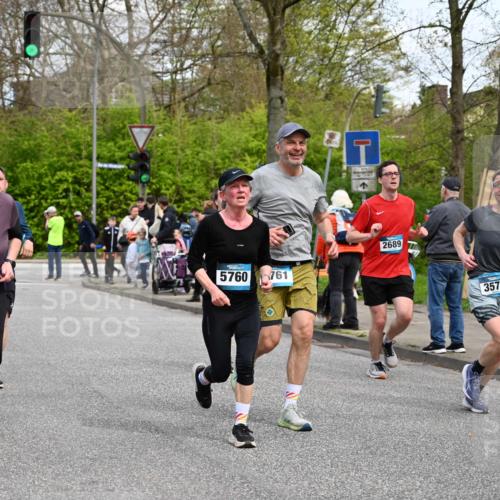 12.04.2026 - 45. Internationalen Wilhelmsburger Insellauf J. Mangold http://msf.ph/oto/9513619 12.04.2026 13:09:29 Ziel 5586, 5596, 4777, 5641, 5631, 4318, 4911, 4857, 3076, 5682, 5611, 5108, 4288, 5190, 3121, 2337, 3056, 2688, 4776, 2689, 5095, 3571, 5760, 3019, 3440, 5761, 5761, 4335, 3807, 4794, 2687, 5090, 5256, 4419, 5454, 4419, 5454, 5624, 5005, 3557, 3729, 3890, 5282, 2072, 5130, 3004, 2103, 5089, 2001, 4116 meine-sportfotos.de