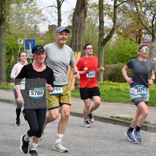 12.04.2026 - 45. Internationalen Wilhelmsburger Insellauf J. Mangold http://msf.ph/oto/9513628 12.04.2026 13:09:29 Ziel 5586, 5596, 4777, 5641, 5631, 4318, 4911, 4857, 3076, 5682, 5611, 5108, 4288, 5190, 3121, 2337, 3056, 2688, 4776, 2689, 5095, 3571, 5760, 3019, 3440, 5761, 5761, 4335, 3807, 4794, 2687, 5090, 5256, 4419, 5454, 4419, 5454, 5624, 5005, 3557, 3729, 3890, 5282, 2072, 5130, 3004, 2103, 5089, 2001, 4116 meine-sportfotos.de