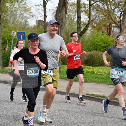12.04.2026 - 45. Internationalen Wilhelmsburger Insellauf J. Mangold http://msf.ph/oto/9513629 12.04.2026 13:09:29 Ziel 5586, 5596, 4777, 5641, 5631, 4318, 4911, 4857, 3076, 5682, 5611, 5108, 4288, 5190, 3121, 2337, 3056, 2688, 4776, 2689, 5095, 3571, 5760, 3019, 3440, 5761, 5761, 4335, 3807, 4794, 2687, 5090, 5256, 4419, 5454, 4419, 5454, 5624, 5005, 3557, 3729, 3890, 5282, 2072, 5130, 3004, 2103, 5089, 2001, 4116 meine-sportfotos.de