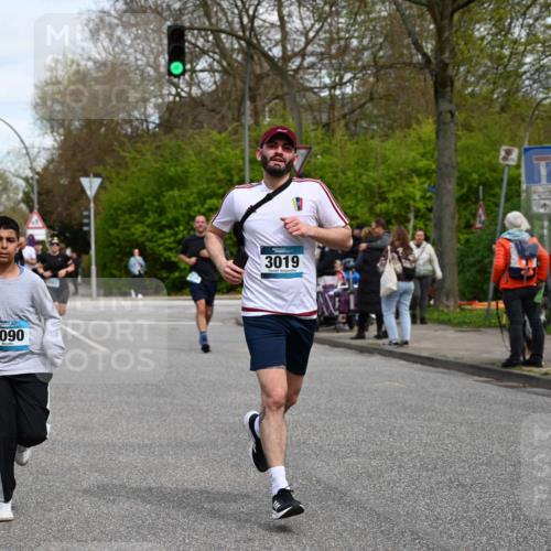 12.04.2026 - 45. Internationalen Wilhelmsburger Insellauf J. Mangold http://msf.ph/oto/9513651 12.04.2026 13:09:33 Ziel 5641, 5631, 4318, 4911, 4857, 3076, 5682, 5611, 5108, 4288, 5190, 3121, 2337, 3056, 2688, 4776, 2689, 5095, 3571, 5760, 3019, 3440, 5761, 4335, 3807, 4794, 2687, 5090, 5256, 4419, 5454, 5624, 5005, 3557, 3729, 3729, 3890, 5282, 2072, 5130, 3004, 2103, 5089, 2001, 4116, 2743, 3673, 4961, 3919, 3793 meine-sportfotos.de