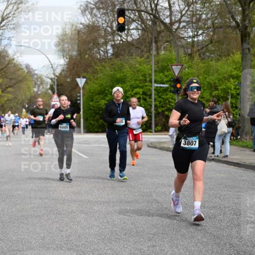 12.04.2026 - 45. Internationalen Wilhelmsburger Insellauf J. Mangold http://msf.ph/oto/9513678 12.04.2026 13:09:38 Ziel 3076, 5682, 5611, 5108, 4288, 5190, 3121, 2337, 3056, 2688, 4776, 2689, 5095, 3571, 5760, 3019, 3440, 5761, 4335, 3807, 4794, 2687, 5090, 5256, 4419, 5454, 5624, 5005, 3557, 3729, 3890, 5282, 2072, 5130, 3004, 2103, 5089, 2001, 4116, 2743, 3673, 4961, 3919, 3793, 3549, 5646, 5287, 4910 meine-sportfotos.de