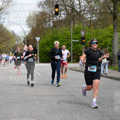 12.04.2026 - 45. Internationalen Wilhelmsburger Insellauf J. Mangold http://msf.ph/oto/9513679 12.04.2026 13:09:39 Ziel 3076, 5682, 5611, 5108, 4288, 5190, 3121, 2337, 3056, 2688, 4776, 2689, 5095, 3571, 5760, 3019, 3440, 5761, 4335, 3807, 4794, 2687, 5090, 2687, 5090, 5256, 4419, 5454, 5624, 5005, 3557, 3729, 3890, 5282, 2072, 2072, 5130, 3004, 2103, 5089, 2001, 4116, 2743, 3673, 4961, 3919, 3793, 3549, 5646, 5287, 4910, 4278, 4935 meine-sportfotos.de