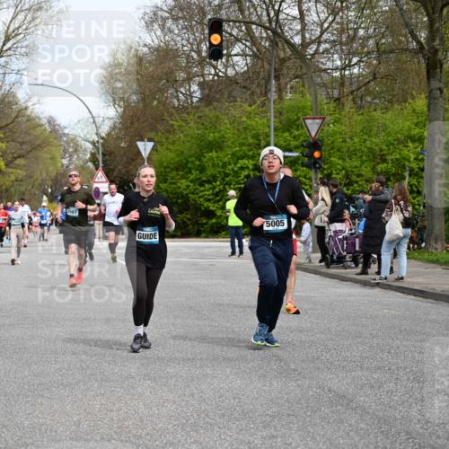 12.04.2026 - 45. Internationalen Wilhelmsburger Insellauf J. Mangold http://msf.ph/oto/9513686 12.04.2026 13:09:40 Ziel 5611, 5108, 4288, 5190, 3121, 2337, 3056, 2688, 4776, 2689, 5095, 3571, 5760, 3019, 3440, 5761, 4335, 3807, 4794, 2687, 5090, 5256, 5256, 4419, 5454, 5624, 5005, 3557, 3729, 3890, 5282, 2072, 5130, 5130, 3004, 2103, 5089, 2001, 4116, 2743, 3673, 4961, 3919, 3793, 3549, 5646, 5287, 4910, 4278, 4935, 2129 meine-sportfotos.de
