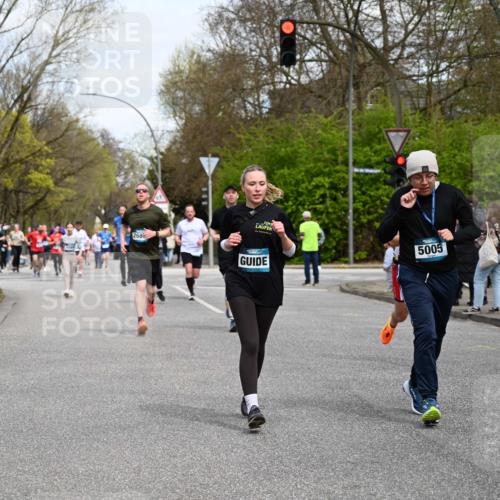 12.04.2026 - 45. Internationalen Wilhelmsburger Insellauf J. Mangold http://msf.ph/oto/9513690 12.04.2026 13:09:40 Ziel 5611, 5108, 4288, 5190, 3121, 2337, 3056, 2688, 4776, 2689, 5095, 3571, 5760, 3019, 3440, 5761, 4335, 3807, 4794, 2687, 5090, 5256, 5256, 4419, 5454, 5624, 5005, 3557, 3729, 3890, 5282, 2072, 5130, 5130, 3004, 2103, 5089, 2001, 4116, 2743, 3673, 4961, 3919, 3793, 3549, 5646, 5287, 4910, 4278, 4935, 2129 meine-sportfotos.de