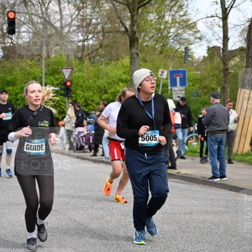 12.04.2026 - 45. Internationalen Wilhelmsburger Insellauf J. Mangold http://msf.ph/oto/9513696 12.04.2026 13:09:41 Ziel 5611, 5108, 4288, 5190, 3121, 2337, 3056, 2688, 4776, 2689, 5095, 3571, 5760, 3019, 3440, 5761, 4335, 3807, 4794, 2687, 5090, 5256, 4419, 5454, 4419, 5454, 5624, 5005, 3557, 3729, 3890, 5282, 2072, 5130, 3004, 2103, 5089, 2001, 4116, 3004, 2103, 5089, 2001, 4116, 2743, 3673, 4961, 3919, 3793, 3549, 5646, 5287, 4910, 4278, 4935, 2129, 2982, 2121 meine-sportfotos.de