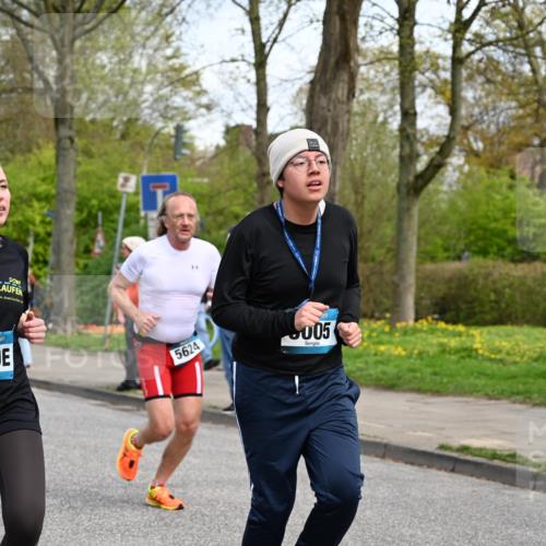 12.04.2026 - 45. Internationalen Wilhelmsburger Insellauf J. Mangold http://msf.ph/oto/9513705 12.04.2026 13:09:42 Ziel 5108, 4288, 5190, 3121, 2337, 3056, 2688, 4776, 2689, 5095, 3571, 5760, 3019, 3440, 5761, 4335, 3807, 4794, 2687, 5090, 5256, 4419, 5454, 5624, 5005, 5624, 5005, 3557, 3729, 3890, 5282, 2072, 5130, 3004, 2103, 5089, 2001, 4116, 2743, 3673, 4961, 3919, 3793, 3549, 5646, 5287, 4910, 4278, 4935, 2129, 2982, 2121 meine-sportfotos.de
