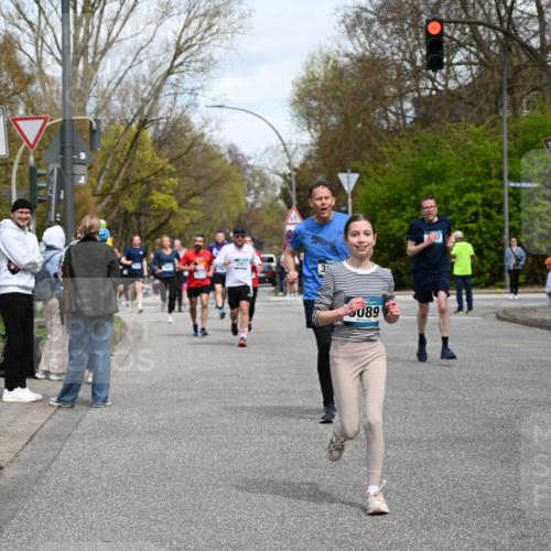 12.04.2026 - 45. Internationalen Wilhelmsburger Insellauf J. Mangold http://msf.ph/oto/9513740 12.04.2026 13:09:47 Ziel 3056, 2688, 4776, 2689, 5095, 3571, 5760, 3019, 3440, 5761, 4335, 3807, 4794, 2687, 5090, 5256, 4419, 5454, 5624, 5005, 3557, 3729, 3890, 5282, 2072, 5130, 3004, 2103, 5089, 2001, 4116, 2743, 3673, 4961, 3919, 3793, 3549, 5646, 5287, 4910, 4278, 4935, 2129, 2982, 2121, 2289, 4250 meine-sportfotos.de