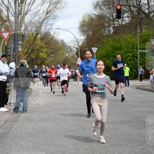 12.04.2026 - 45. Internationalen Wilhelmsburger Insellauf J. Mangold http://msf.ph/oto/9513741 12.04.2026 13:09:47 Ziel 3056, 2688, 4776, 2689, 5095, 3571, 5760, 3019, 3440, 5761, 4335, 3807, 4794, 2687, 5090, 5256, 4419, 5454, 5624, 5005, 3557, 3729, 3890, 5282, 2072, 5130, 3004, 2103, 5089, 2001, 4116, 2743, 3673, 4961, 3919, 3793, 3549, 5646, 5287, 4910, 4278, 4935, 2129, 2982, 2121, 2289, 4250 meine-sportfotos.de