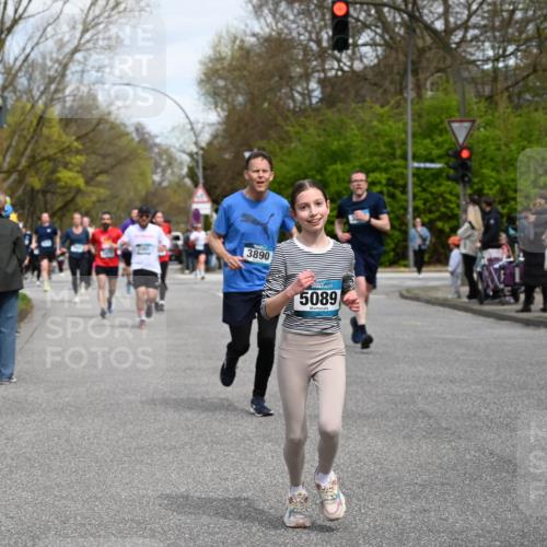 12.04.2026 - 45. Internationalen Wilhelmsburger Insellauf J. Mangold http://msf.ph/oto/9513745 12.04.2026 13:09:47 Ziel 3056, 2688, 4776, 2689, 5095, 3571, 5760, 3019, 3440, 5761, 4335, 3807, 4794, 2687, 5090, 5256, 4419, 5454, 5624, 5005, 3557, 3729, 3890, 5282, 2072, 5130, 3004, 2103, 5089, 2001, 4116, 2743, 3673, 4961, 3919, 3793, 3549, 5646, 5287, 4910, 4278, 4935, 2129, 2982, 2121, 2289, 4250 meine-sportfotos.de