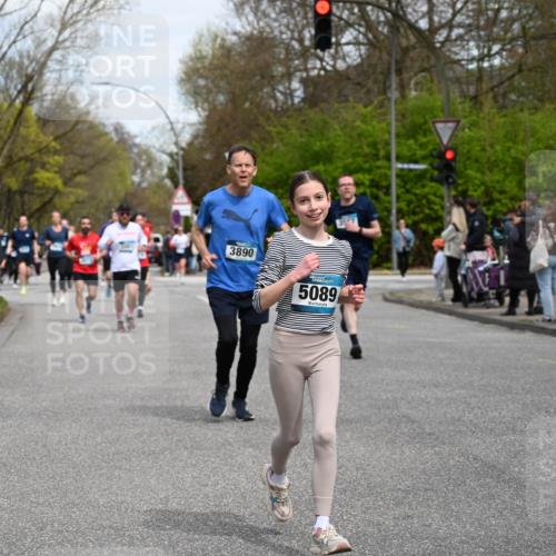 12.04.2026 - 45. Internationalen Wilhelmsburger Insellauf J. Mangold http://msf.ph/oto/9513746 12.04.2026 13:09:47 Ziel 3056, 2688, 4776, 2689, 5095, 3571, 5760, 3019, 3440, 5761, 4335, 3807, 4794, 2687, 5090, 5256, 4419, 5454, 5624, 5005, 3557, 3729, 3890, 5282, 2072, 5130, 3004, 2103, 5089, 2001, 4116, 2743, 3673, 4961, 3919, 3793, 3549, 5646, 5287, 4910, 4278, 4935, 2129, 2982, 2121, 2289, 4250 meine-sportfotos.de