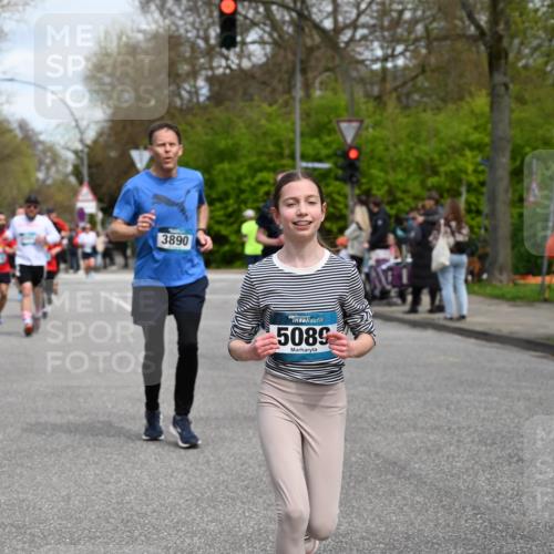 12.04.2026 - 45. Internationalen Wilhelmsburger Insellauf J. Mangold http://msf.ph/oto/9513751 12.04.2026 13:09:48 Ziel 3056, 2688, 4776, 2689, 5095, 3571, 5760, 3019, 3440, 5761, 4335, 3807, 4794, 2687, 5090, 5256, 4419, 5454, 5624, 5005, 3557, 3729, 3890, 3890, 5282, 2072, 5130, 3004, 2103, 5089, 2001, 4116, 2743, 3673, 4961, 3919, 3793, 3549, 5646, 5287, 5646, 5287, 4910, 4278, 4935, 2129, 2982, 2121, 2289, 4250 meine-sportfotos.de