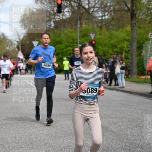12.04.2026 - 45. Internationalen Wilhelmsburger Insellauf J. Mangold http://msf.ph/oto/9513752 12.04.2026 13:09:48 Ziel 3056, 2688, 4776, 2689, 5095, 3571, 5760, 3019, 3440, 5761, 4335, 3807, 4794, 2687, 5090, 5256, 4419, 5454, 5624, 5005, 3557, 3729, 3890, 3890, 5282, 2072, 5130, 3004, 2103, 5089, 2001, 4116, 2743, 3673, 4961, 3919, 3793, 3549, 5646, 5287, 5646, 5287, 4910, 4278, 4935, 2129, 2982, 2121, 2289, 4250 meine-sportfotos.de