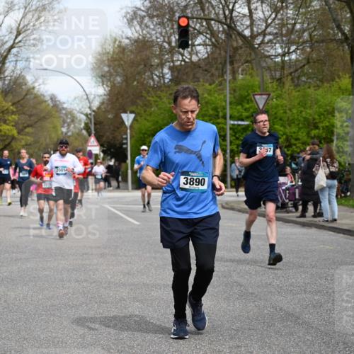 12.04.2026 - 45. Internationalen Wilhelmsburger Insellauf J. Mangold http://msf.ph/oto/9513754 12.04.2026 13:09:48 Ziel 3056, 2688, 4776, 2689, 5095, 3571, 5760, 3019, 3440, 5761, 4335, 3807, 4794, 2687, 5090, 5256, 4419, 5454, 5624, 5005, 3557, 3729, 3890, 3890, 5282, 2072, 5130, 3004, 2103, 5089, 2001, 4116, 2743, 3673, 4961, 3919, 3793, 3549, 5646, 5287, 5646, 5287, 4910, 4278, 4935, 2129, 2982, 2121, 2289, 4250 meine-sportfotos.de
