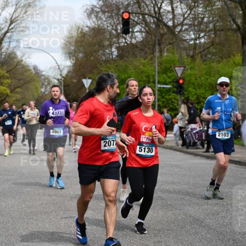12.04.2026 - 45. Internationalen Wilhelmsburger Insellauf J. Mangold http://msf.ph/oto/9513778 12.04.2026 13:09:54 Ziel 5761, 4335, 3807, 4794, 2687, 5090, 5256, 4419, 5454, 5624, 5005, 3557, 3729, 3890, 5282, 2072, 5130, 3004, 2103, 5089, 2001, 4116, 2743, 3673, 4961, 3919, 3793, 3549, 5646, 5287, 4910, 4278, 4935, 2129, 2982, 2121, 2289, 4250, 5612, 3338, 5704, 4578, 4579, 4356, 3445, 3446 meine-sportfotos.de