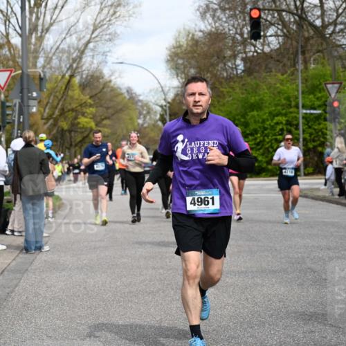 12.04.2026 - 45. Internationalen Wilhelmsburger Insellauf J. Mangold http://msf.ph/oto/9513795 12.04.2026 13:09:56 Ziel 3807, 4794, 2687, 5090, 5256, 4419, 5454, 5624, 5005, 3557, 3729, 3890, 5282, 2072, 5130, 3004, 2103, 5089, 2001, 4116, 2743, 2743, 3673, 4961, 3919, 3793, 3549, 5646, 5287, 4910, 4278, 4935, 2129, 2982, 2121, 2289, 4250, 5612, 3338, 5704, 4578, 4579, 4356, 3445, 3446, 4562, 3654, 3269, 4552, 3285, 3288 meine-sportfotos.de