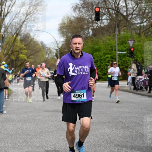 12.04.2026 - 45. Internationalen Wilhelmsburger Insellauf J. Mangold http://msf.ph/oto/9513797 12.04.2026 13:09:56 Ziel 3807, 4794, 2687, 5090, 5256, 4419, 5454, 5624, 5005, 3557, 3729, 3890, 5282, 2072, 5130, 3004, 2103, 5089, 2001, 4116, 2743, 2743, 3673, 4961, 3919, 3793, 3549, 5646, 5287, 4910, 4278, 4935, 2129, 2982, 2121, 2289, 4250, 5612, 3338, 5704, 4578, 4579, 4356, 3445, 3446, 4562, 3654, 3269, 4552, 3285, 3288 meine-sportfotos.de