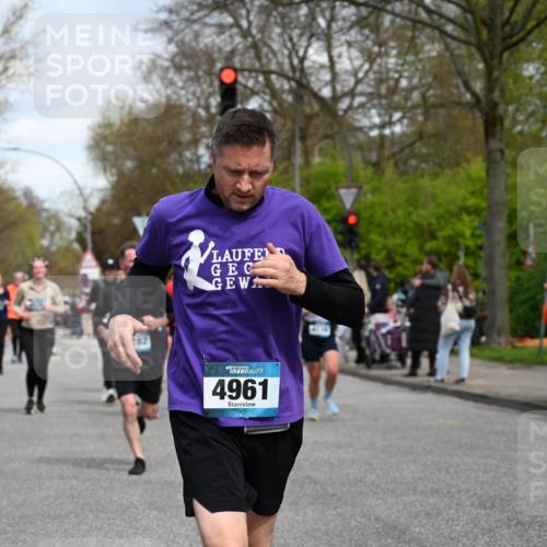 12.04.2026 - 45. Internationalen Wilhelmsburger Insellauf J. Mangold http://msf.ph/oto/9513803 12.04.2026 13:09:56 Ziel 3807, 4794, 2687, 5090, 5256, 4419, 5454, 5624, 5005, 3557, 3729, 3890, 5282, 2072, 5130, 3004, 2103, 5089, 2001, 4116, 2743, 2743, 3673, 4961, 3919, 3793, 3549, 5646, 5287, 4910, 4278, 4935, 2129, 2982, 2121, 2289, 4250, 5612, 3338, 5704, 4578, 4579, 4356, 3445, 3446, 4562, 3654, 3269, 4552, 3285, 3288 meine-sportfotos.de