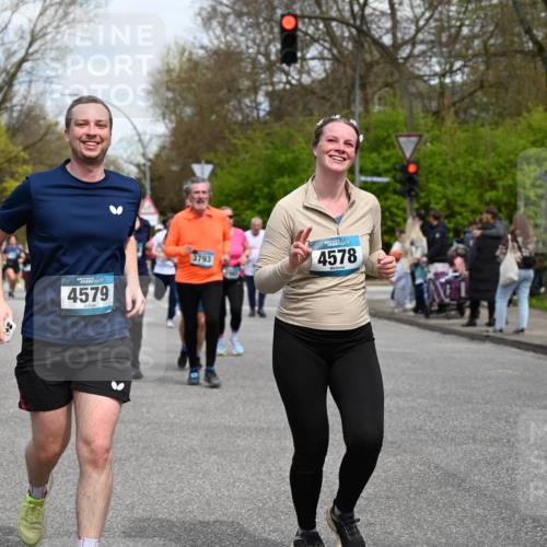 12.04.2026 - 45. Internationalen Wilhelmsburger Insellauf J. Mangold http://msf.ph/oto/9513846 12.04.2026 13:10:02 Ziel 3807, 4794, 2687, 5090, 5256, 4419, 5454, 5624, 5005, 3557, 3729, 3890, 5282, 2072, 5130, 3004, 2103, 5089, 2001, 4116, 2743, 3673, 4961, 3919, 3793, 3549, 5646, 5287, 4910, 4910, 4278, 4935, 2129, 2982, 2121, 2289, 4250, 5612, 5612, 3338, 5704, 4578, 4579, 4356, 3445, 3446, 4562, 3654, 3269, 4552, 3285, 3288, 5444, 5443, 5830, 5259, 3407, 3948, 3949 meine-sportfotos.de