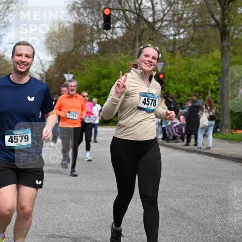 12.04.2026 - 45. Internationalen Wilhelmsburger Insellauf J. Mangold http://msf.ph/oto/9513848 12.04.2026 13:10:02 Ziel 3807, 4794, 2687, 5090, 5256, 4419, 5454, 5624, 5005, 3557, 3729, 3890, 5282, 2072, 5130, 3004, 2103, 5089, 2001, 4116, 2743, 3673, 4961, 3919, 3793, 3549, 5646, 5287, 4910, 4910, 4278, 4935, 2129, 2982, 2121, 2289, 4250, 5612, 5612, 3338, 5704, 4578, 4579, 4356, 3445, 3446, 4562, 3654, 3269, 4552, 3285, 3288, 5444, 5443, 5830, 5259, 3407, 3948, 3949 meine-sportfotos.de
