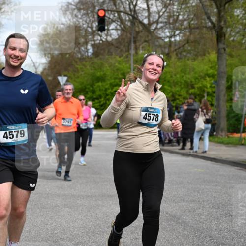 12.04.2026 - 45. Internationalen Wilhelmsburger Insellauf J. Mangold http://msf.ph/oto/9513849 12.04.2026 13:10:02 Ziel 3807, 4794, 2687, 5090, 5256, 4419, 5454, 5624, 5005, 3557, 3729, 3890, 5282, 2072, 5130, 3004, 2103, 5089, 2001, 4116, 2743, 3673, 4961, 3919, 3793, 3549, 5646, 5287, 4910, 4910, 4278, 4935, 2129, 2982, 2121, 2289, 4250, 5612, 5612, 3338, 5704, 4578, 4579, 4356, 3445, 3446, 4562, 3654, 3269, 4552, 3285, 3288, 5444, 5443, 5830, 5259, 3407, 3948, 3949 meine-sportfotos.de
