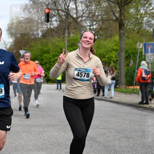 12.04.2026 - 45. Internationalen Wilhelmsburger Insellauf J. Mangold http://msf.ph/oto/9513851 12.04.2026 13:10:02 Ziel 3807, 4794, 2687, 5090, 5256, 4419, 5454, 5624, 5005, 3557, 3729, 3890, 5282, 2072, 5130, 3004, 2103, 5089, 2001, 4116, 2743, 3673, 4961, 3919, 3793, 3549, 5646, 5287, 4910, 4910, 4278, 4935, 2129, 2982, 2121, 2289, 4250, 5612, 5612, 3338, 5704, 4578, 4579, 4356, 3445, 3446, 4562, 3654, 3269, 4552, 3285, 3288, 5444, 5443, 5830, 5259, 3407, 3948, 3949 meine-sportfotos.de